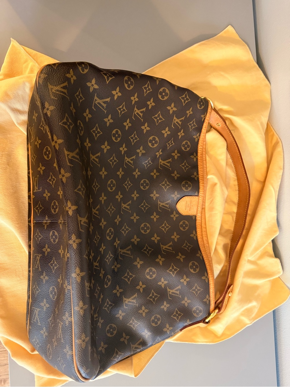 Louis Vuitton Monogram Canvas Shoulder Bag with Natural Vachetta Trim - Picture 6 of 9